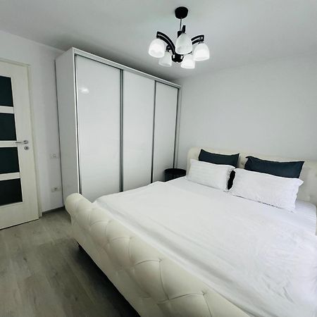 The White Pearl Apartment Oradea Eksteriør bilde